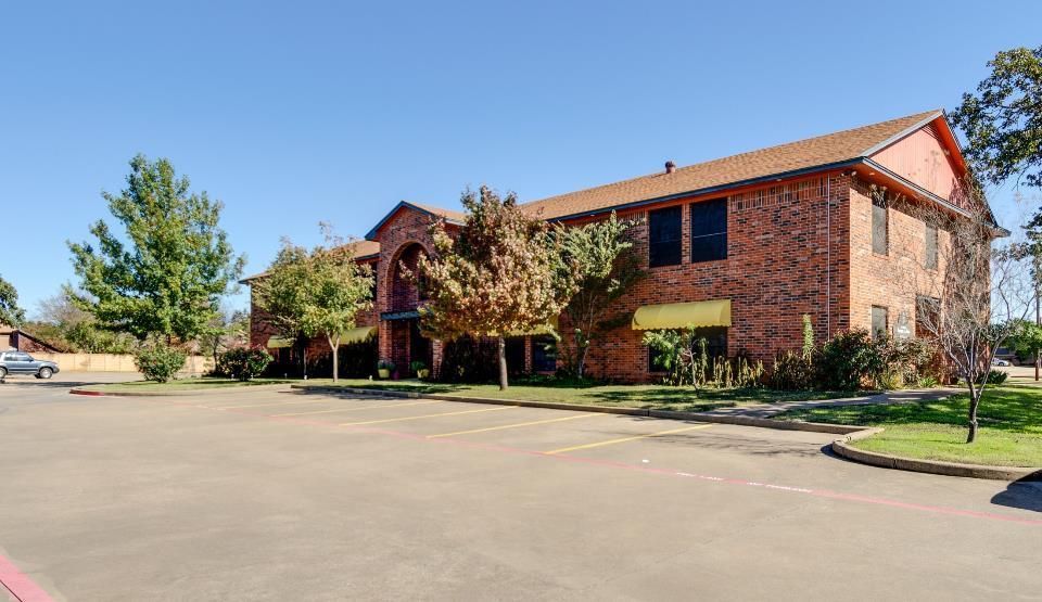 Office For Sale: 313 Harwood Rd, Bedford, TX 76021